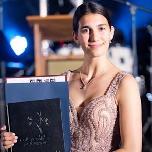 Meet your Posher, Maria